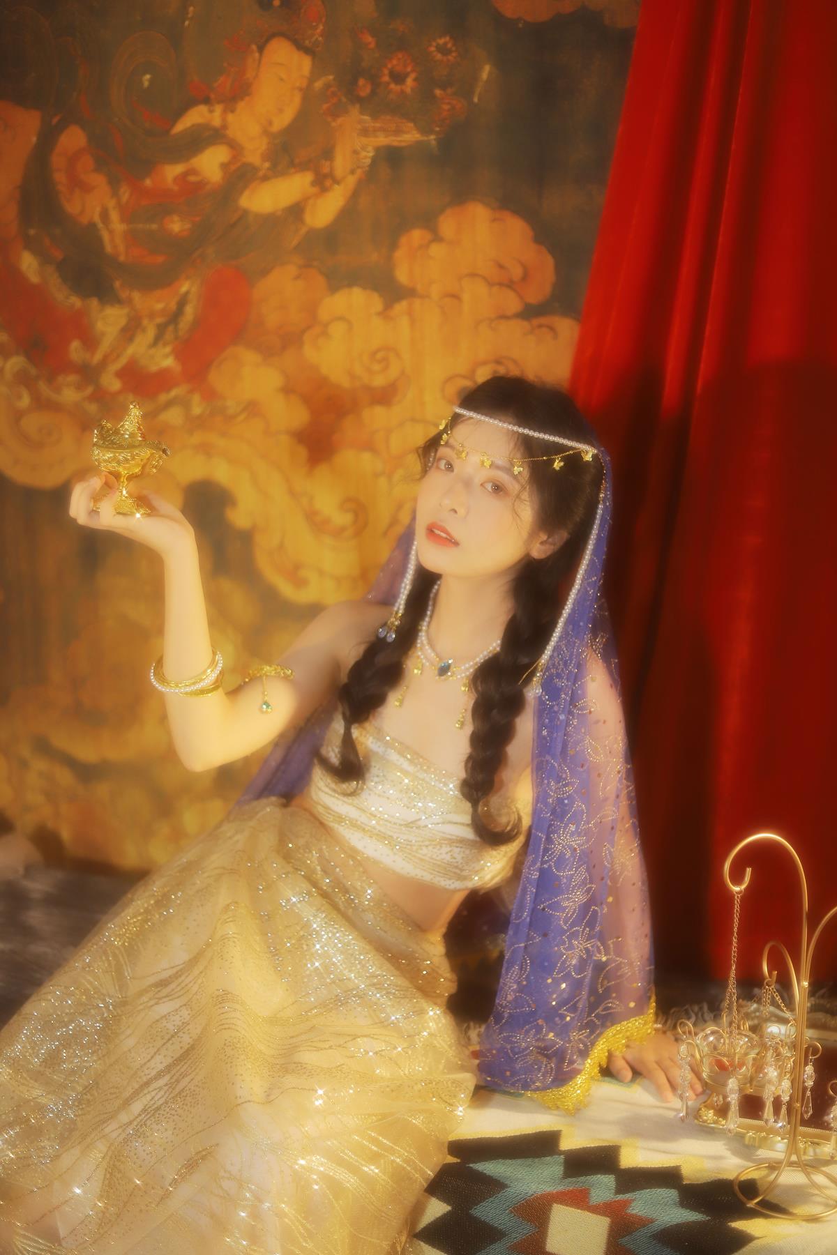 西域风情里，因你而欣喜的古装少女插图3