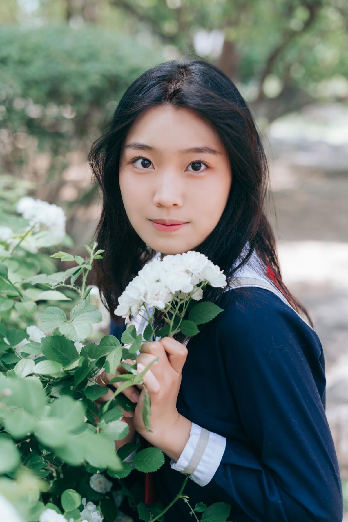 游园：邂逅甜美清纯少女的JK制服写真插图3