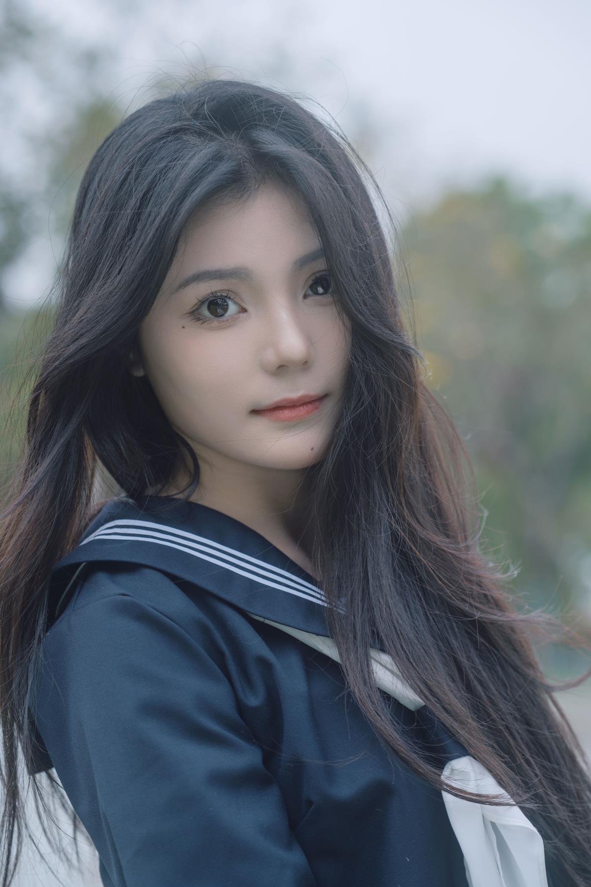 JK 少女的夏日裙摆：水手服下的生活日记插图1