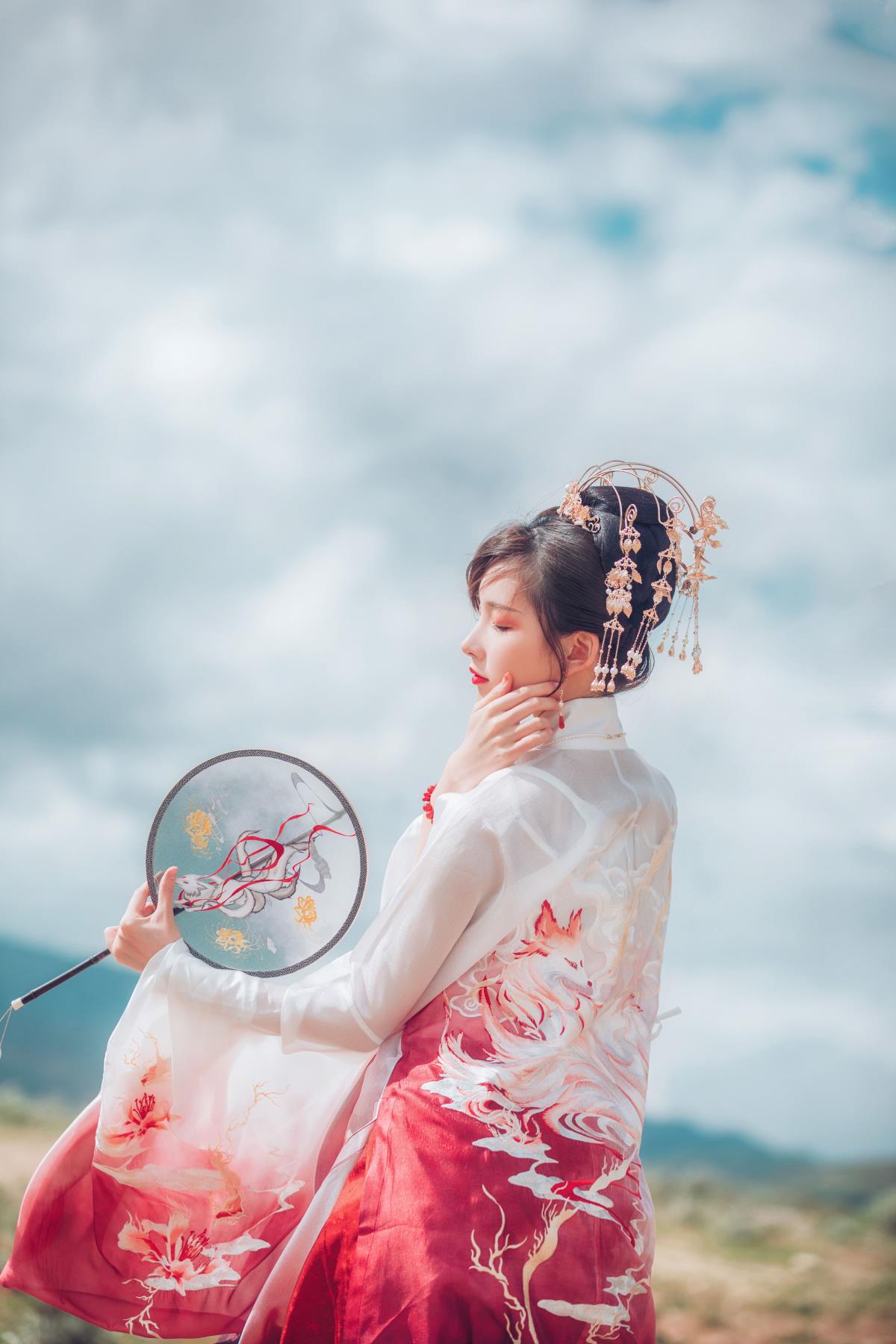 火狐舞玉龙，汉服美人韵插图2