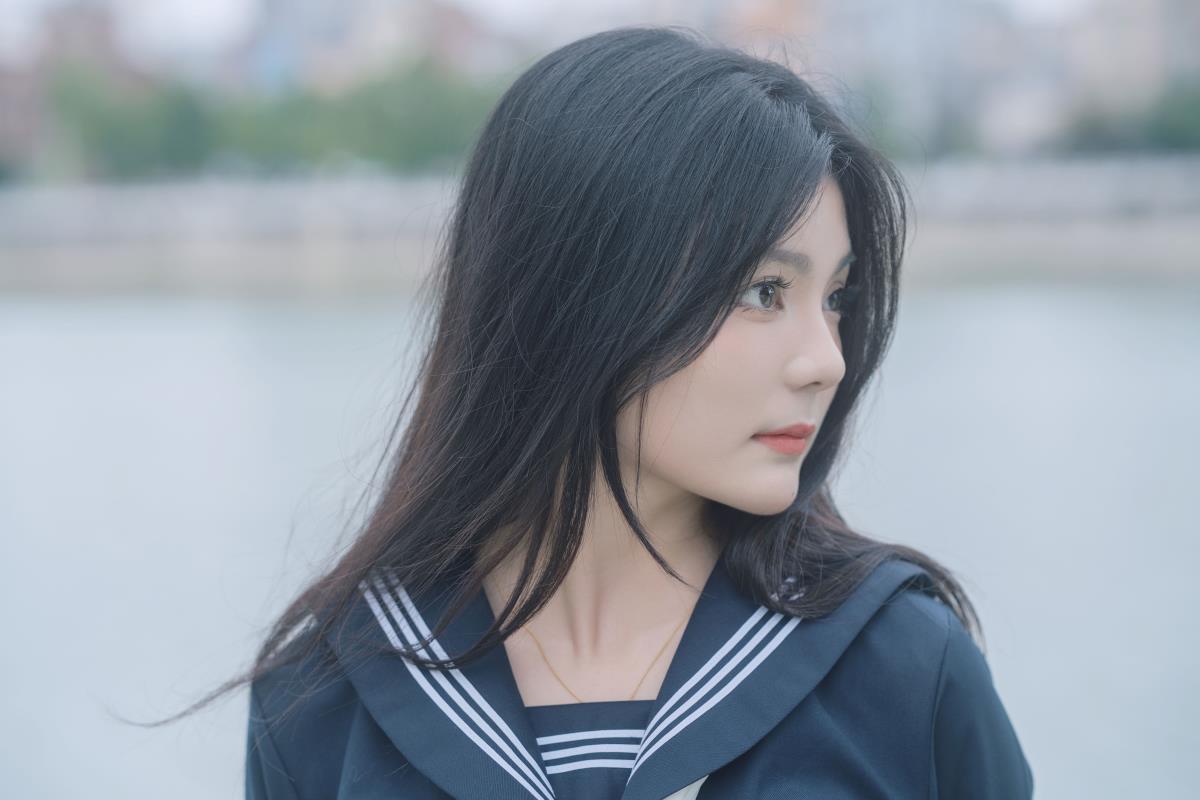 JK 少女的夏日裙摆：水手服下的生活日记插图3