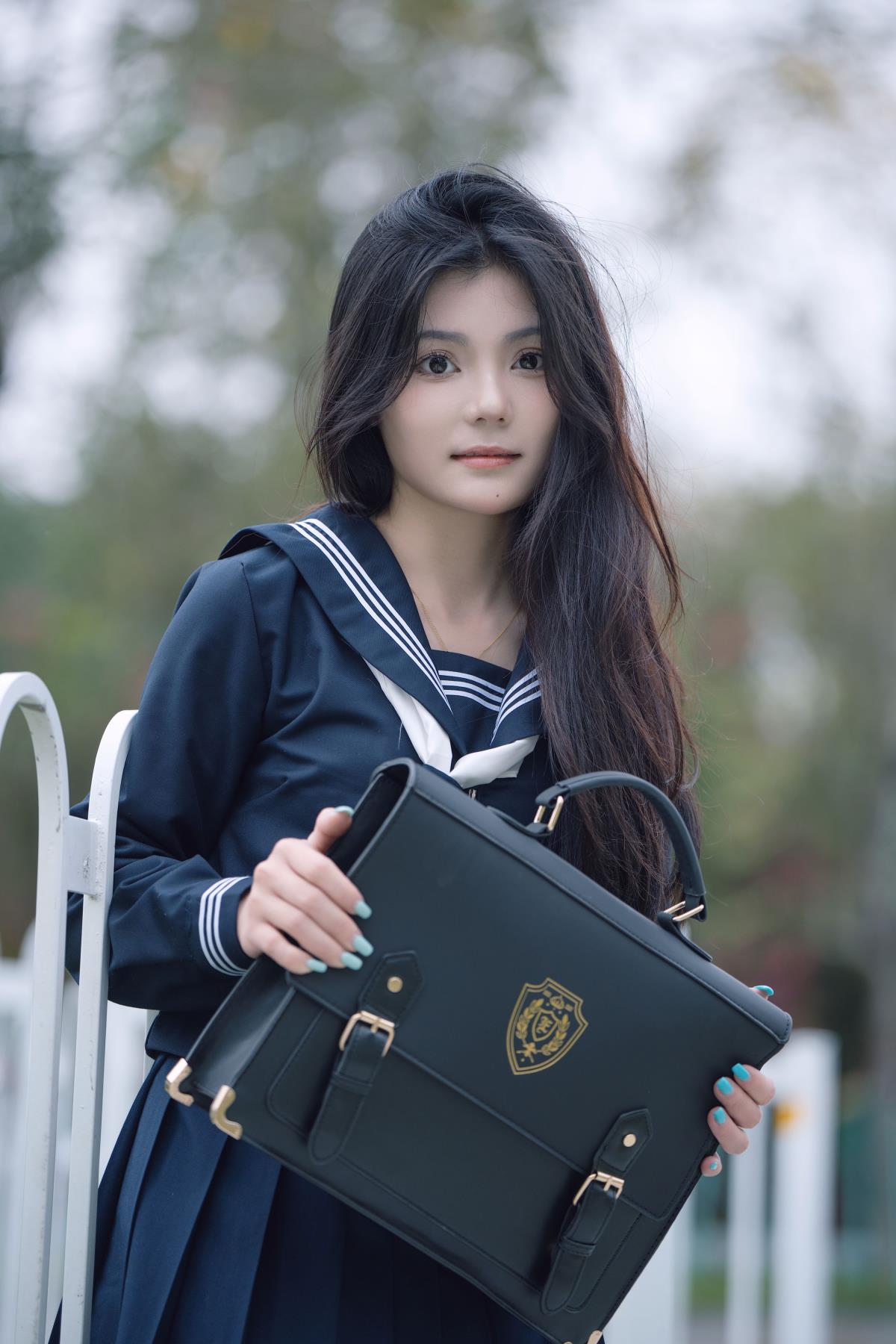 JK 少女的夏日裙摆：水手服下的生活日记插图