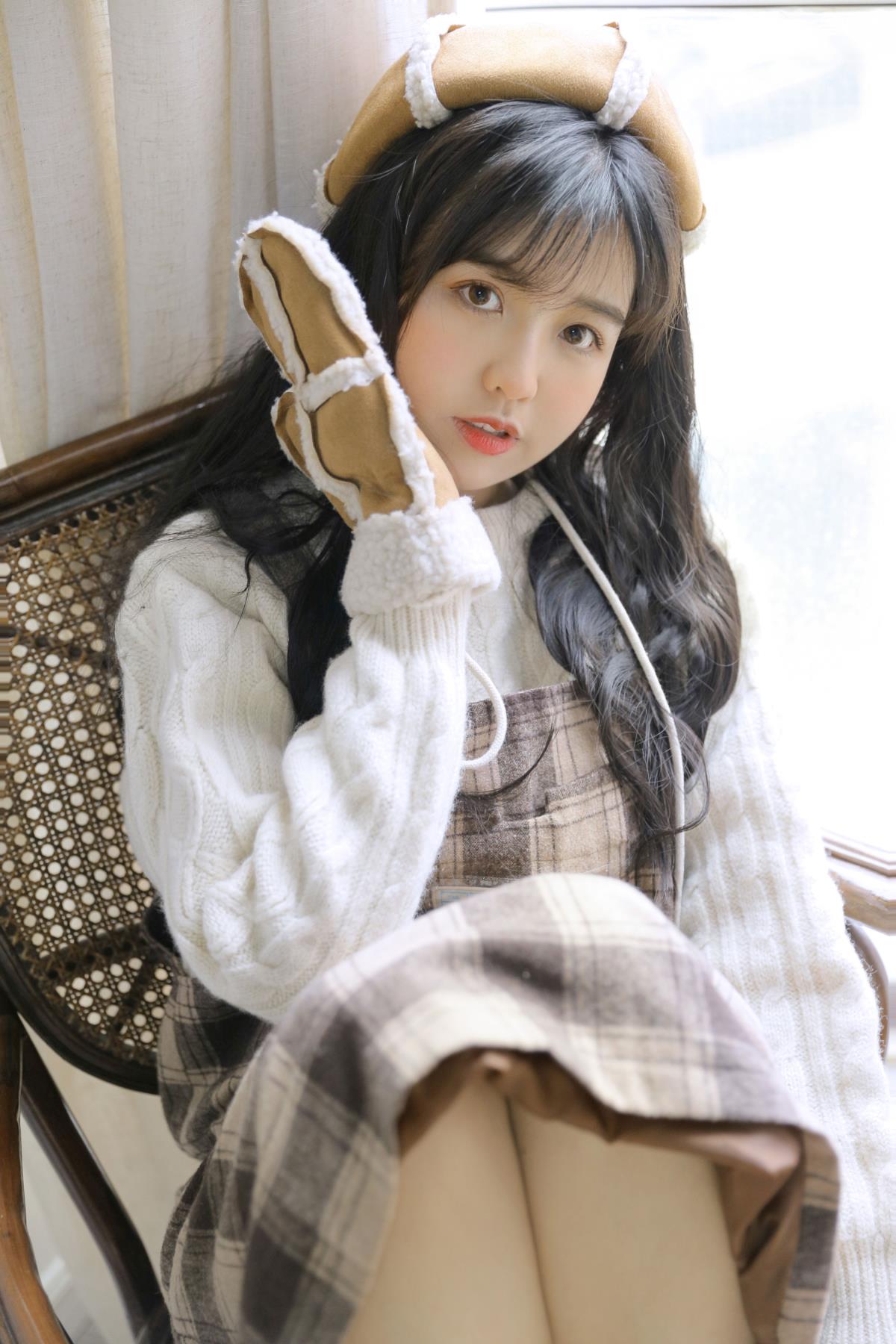 秋天的第一杯奶茶：牵手走过种满麦芽糖的山坡，元气女生的唯美写真插图