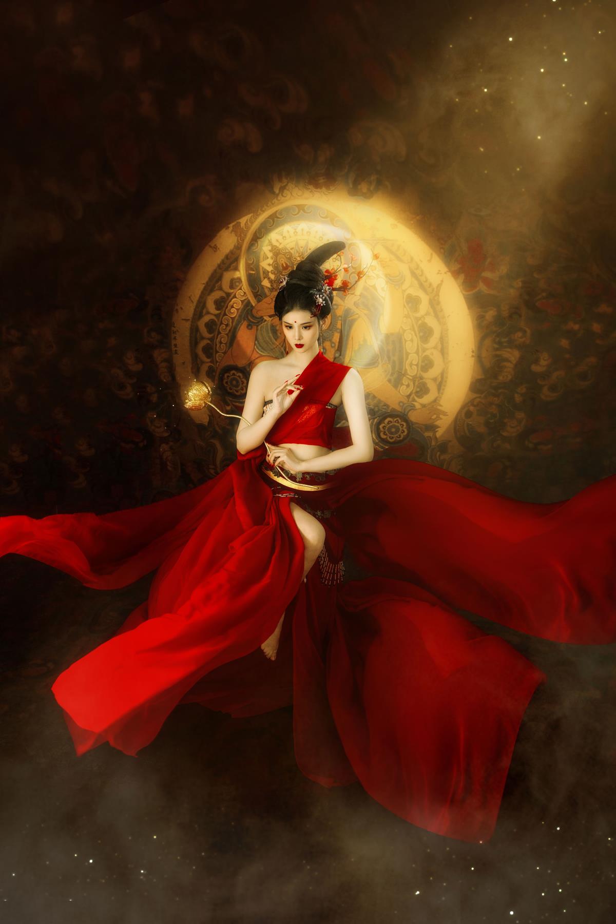 圣莲游韵：濯净月香，清风过横塘