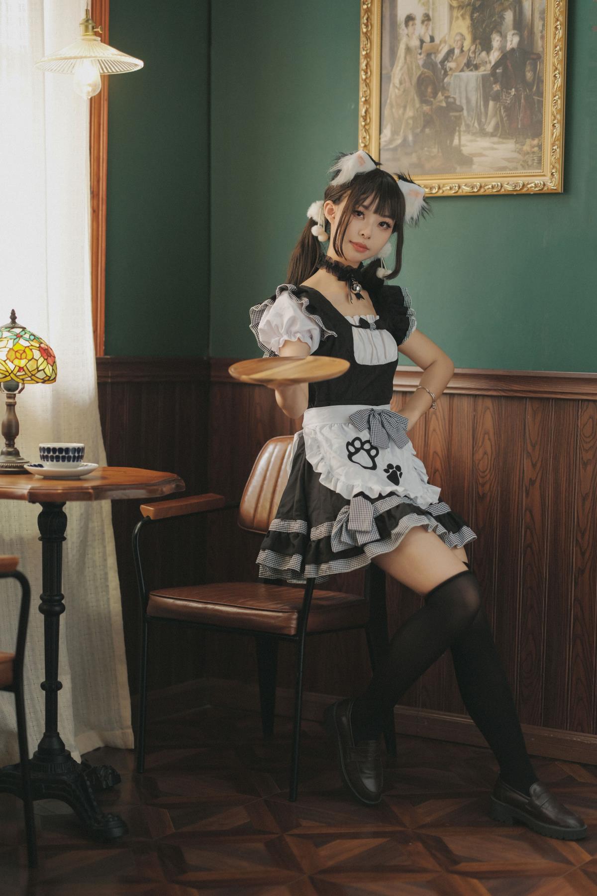 女仆日记：派送中的可爱宝贝与 Cosplay 美少女的梦幻篇章