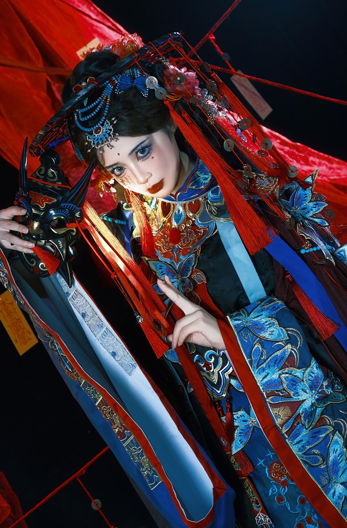 《傩戏：穿越古今的古老祭神之舞》