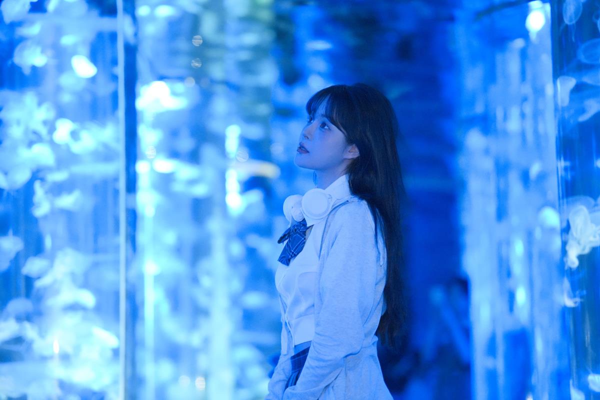 《深海便利店：贩卖蓝色孤独与童话漫步》