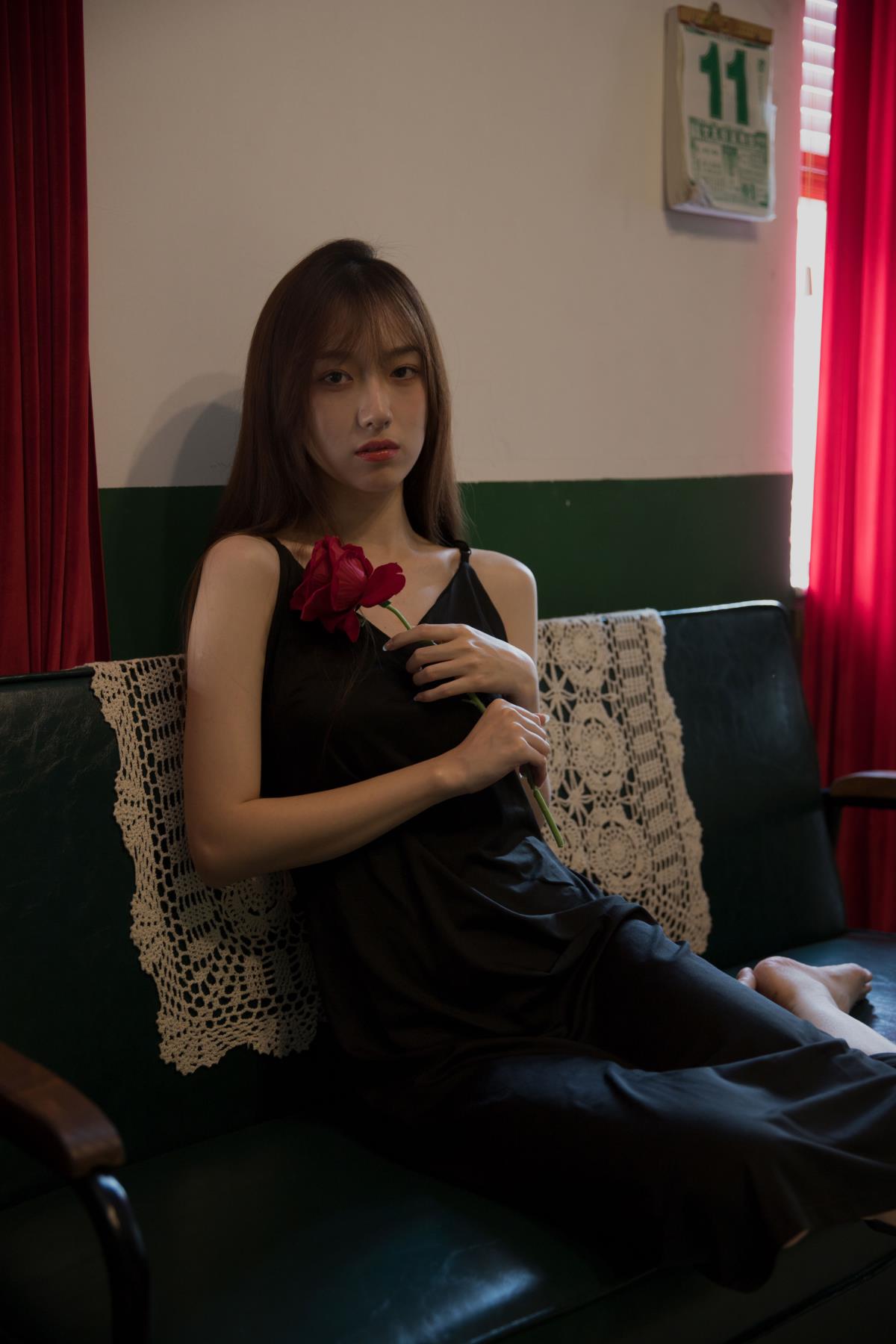 后来方知，心悦之人，情自心生 或 后来才懂，钟情于你，悄无声息 或 后来明白，真爱一个人，是这般不知不觉