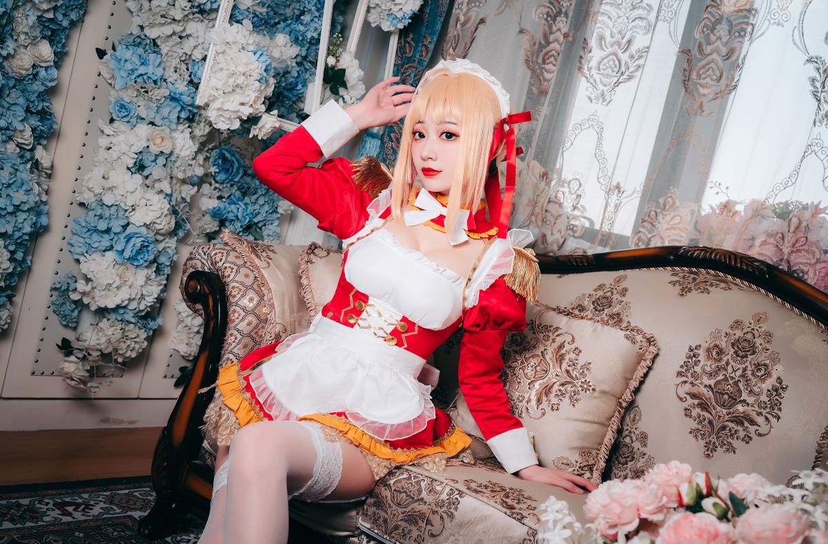 《尼禄女仆：Fate EXTRA 中的少女 Cosplay 之梦》