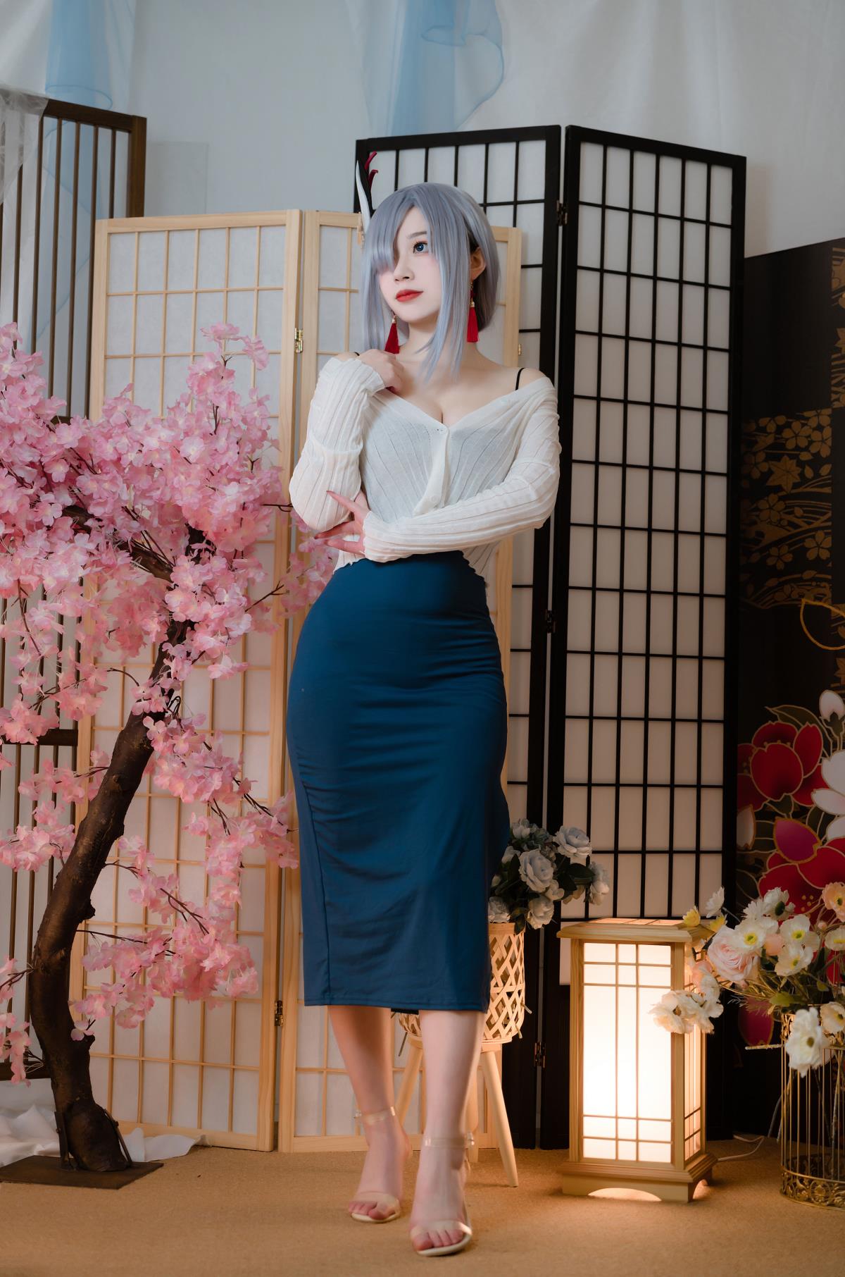 申鹤的日常：《原神》中的性感cosplay