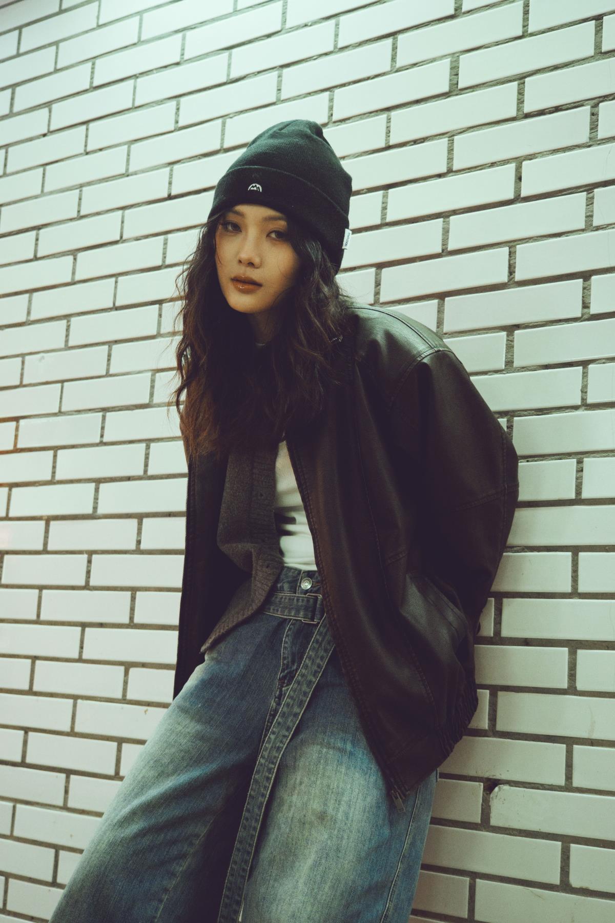 《重庆森林里的擦肩与邂逅：夜景、姐姐与别样氛围》