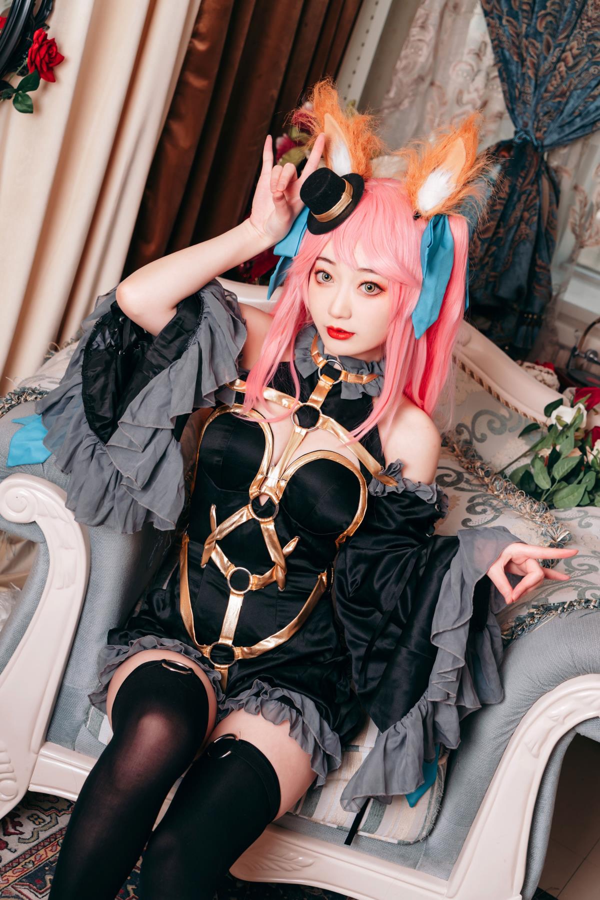 《玉藻前：Fate/Grand Order 里的漆黑魔术师，可爱美少女的 Cosplay 之姿》