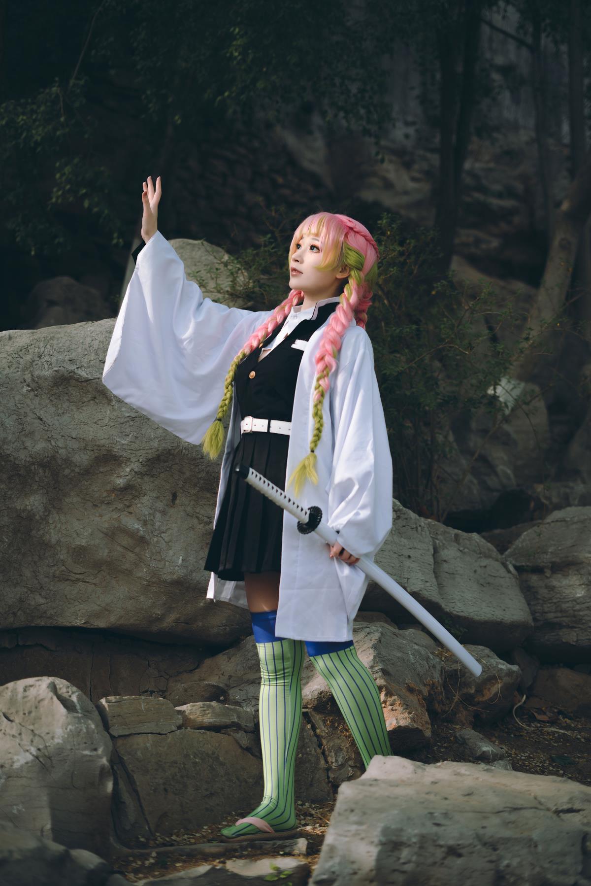 《鬼灭之刃恋柱：和服之韵，可爱和风的梦幻演绎》