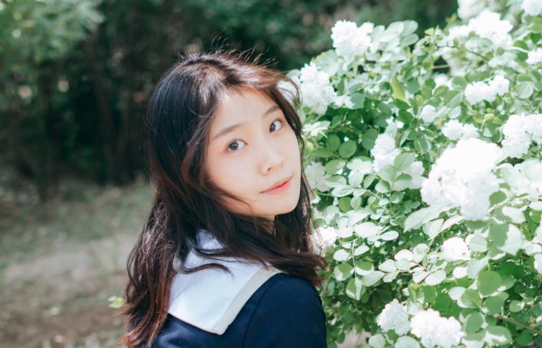 游园：邂逅甜美清纯少女的JK制服写真