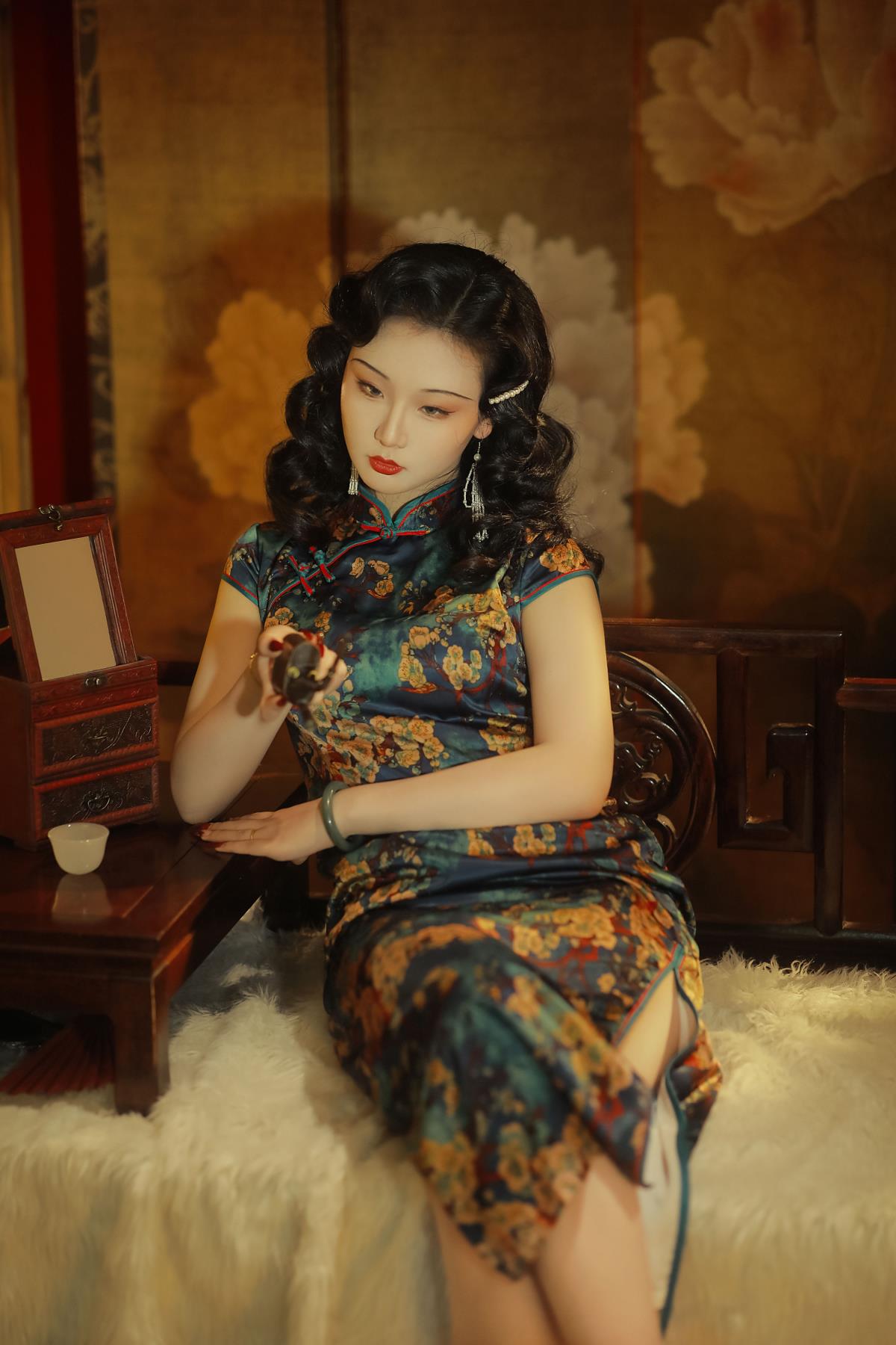 纸醉金迷人间，你能记我几年？复古旗袍下的肖像