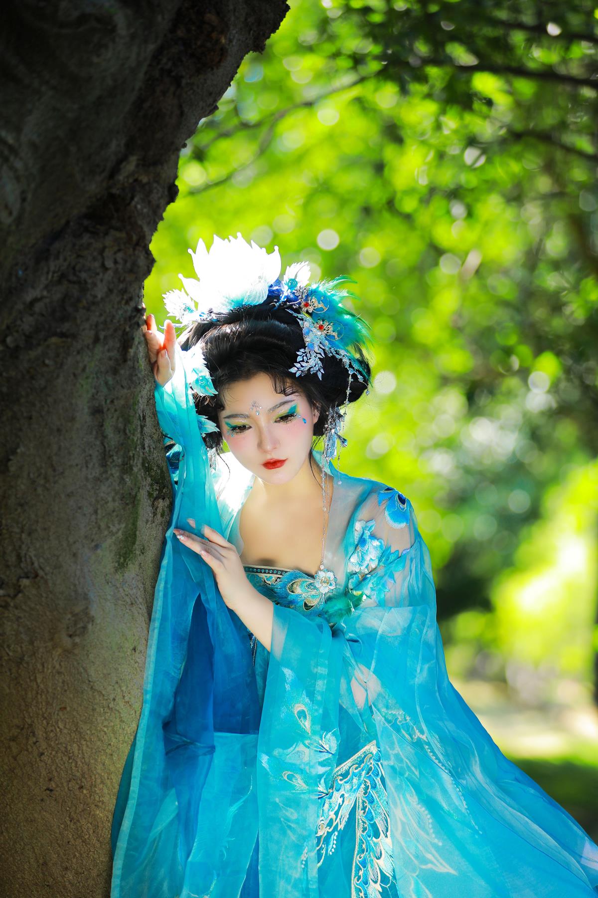 雀灵之境：晓镜愁云鬓，青鸟探蓬山