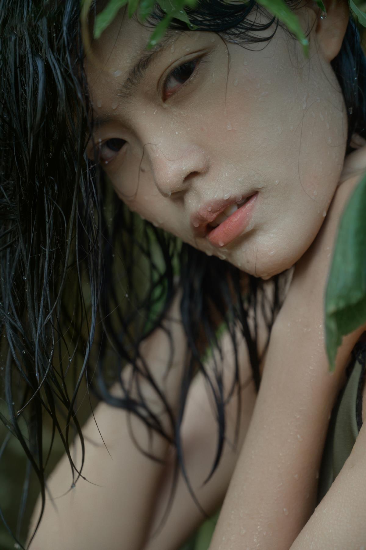 潮湿夏雨，情牵雨幕下的诗意情绪