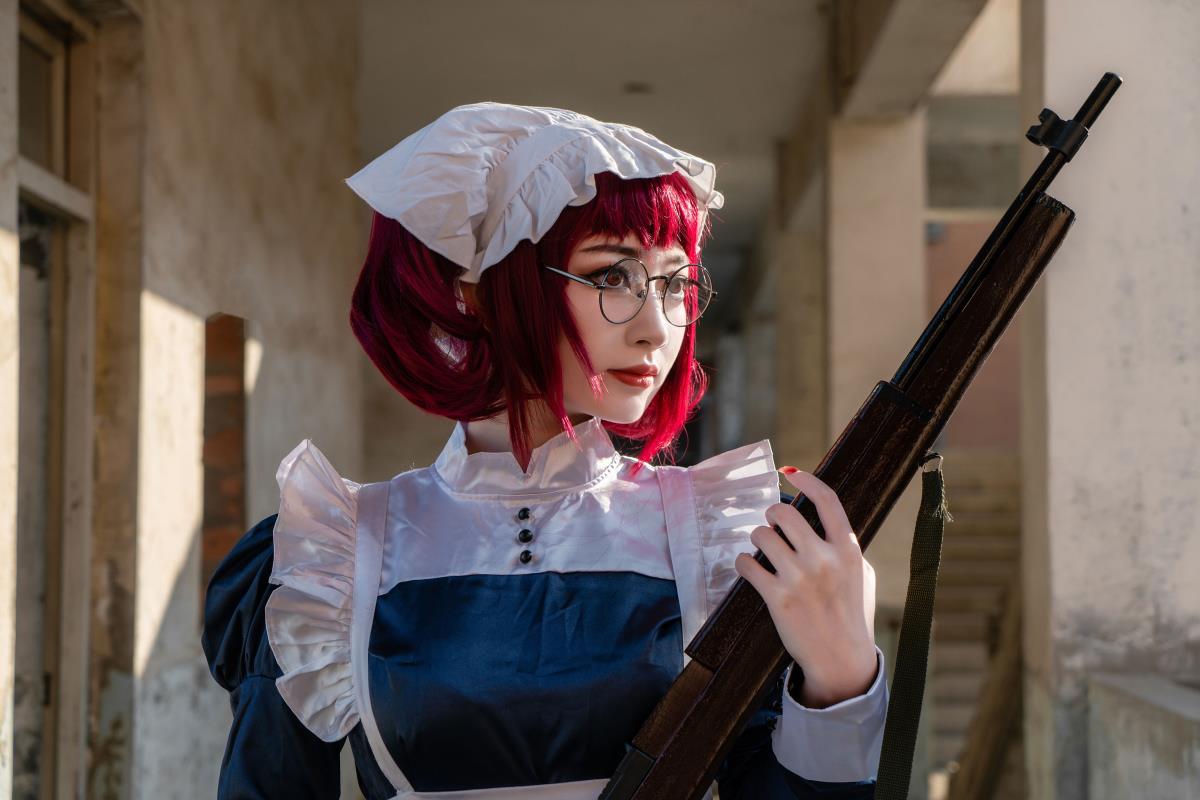 《梅林战斗女仆：演绎黑执事的热血与风情》