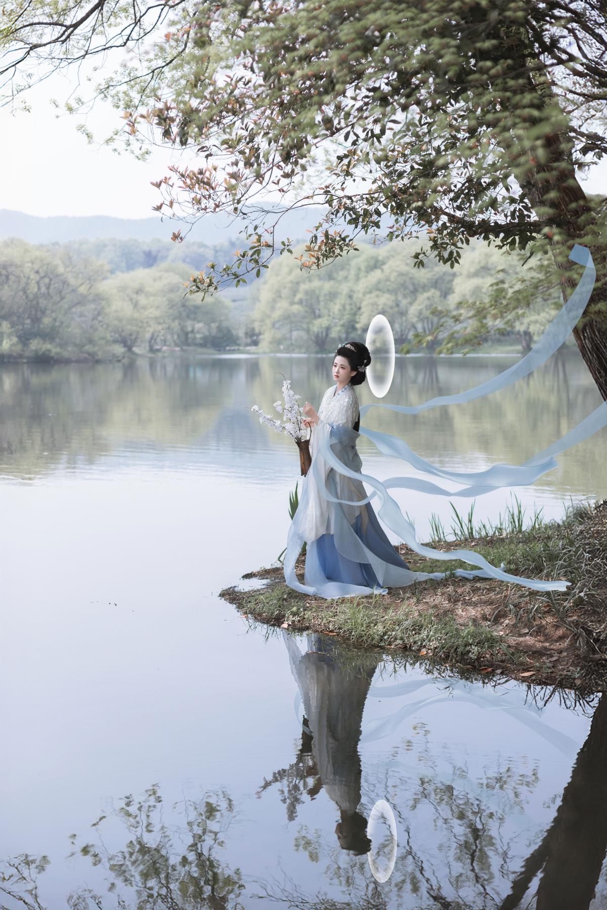 翩若惊鸿婉若游龙，邂逅汉服中的洛神意境与神仙风采