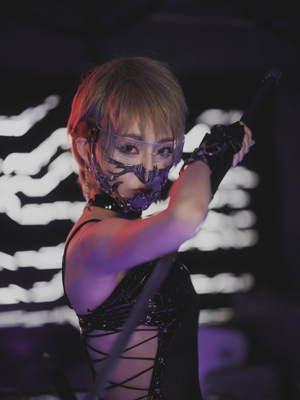 《未来战士眼中的宇宙与夜景：期待未来再见》 解析：原内容包含“未来战士”“宇宙”“夜景”以及“未来再见”等元素，这个标题既涵盖了这些关键信息，又通过一种比较文艺的表述方式，展现出一种对未来充满想象和期待的意境。