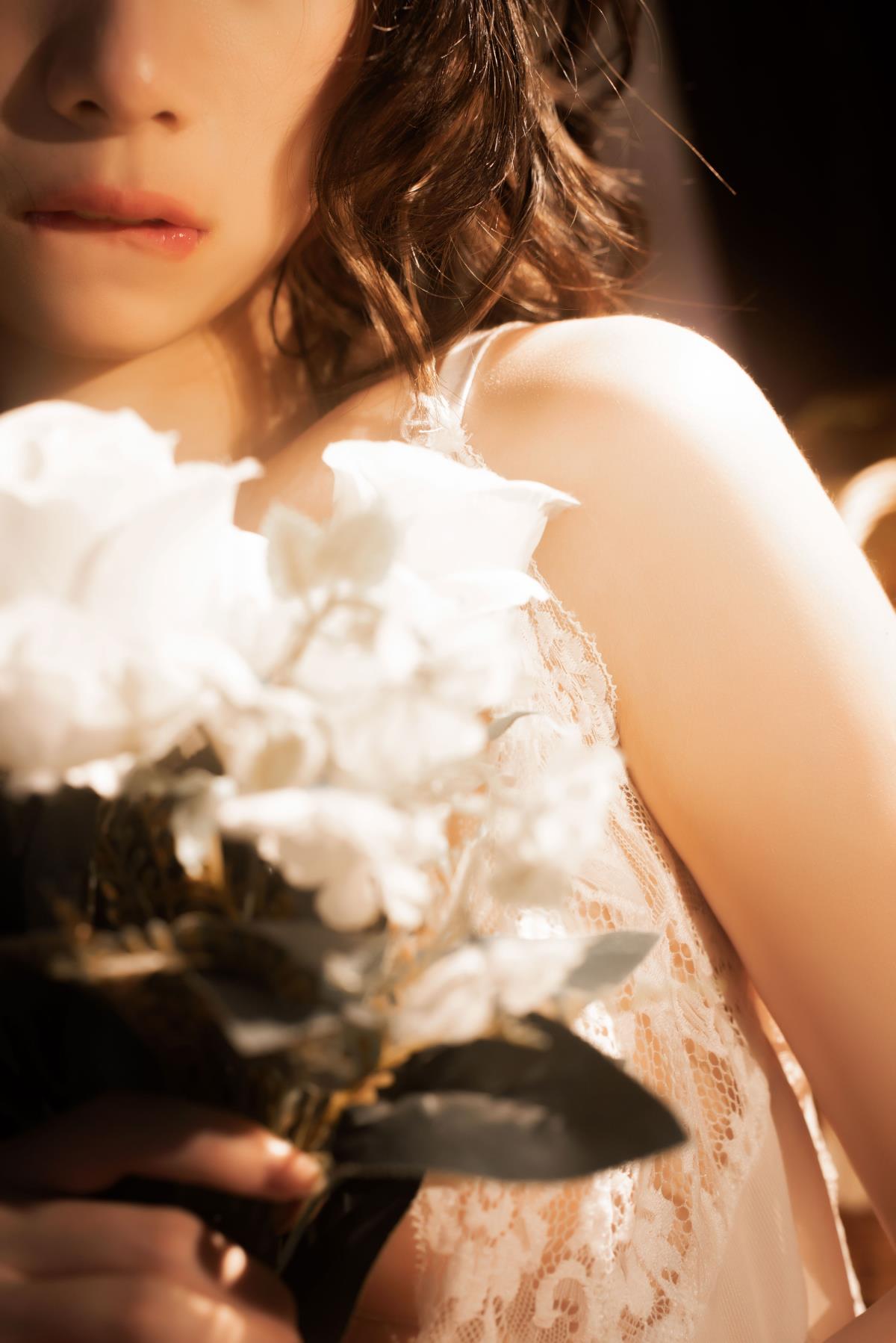 眼里的星光与光影交织的温柔