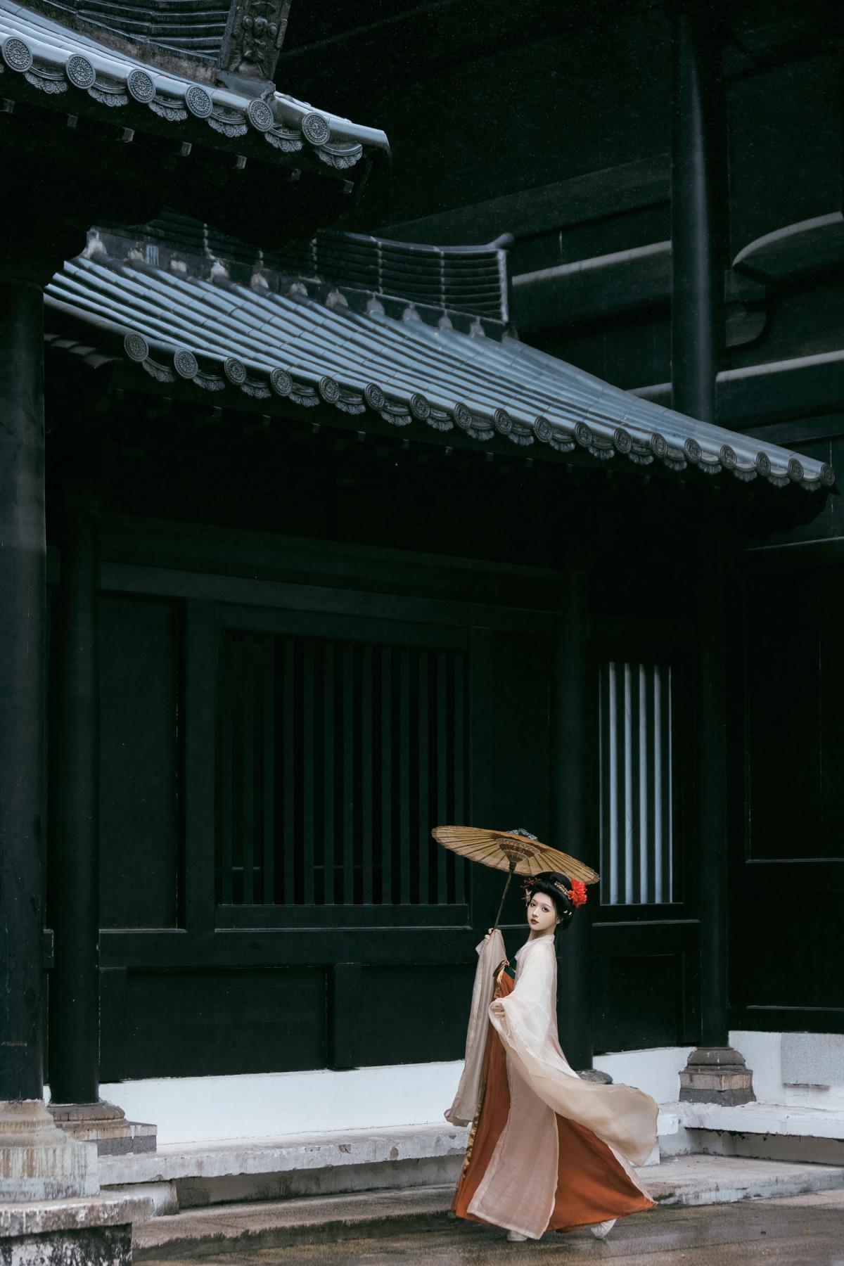 暮雨洒江天，绘古风美人意境清秋图
