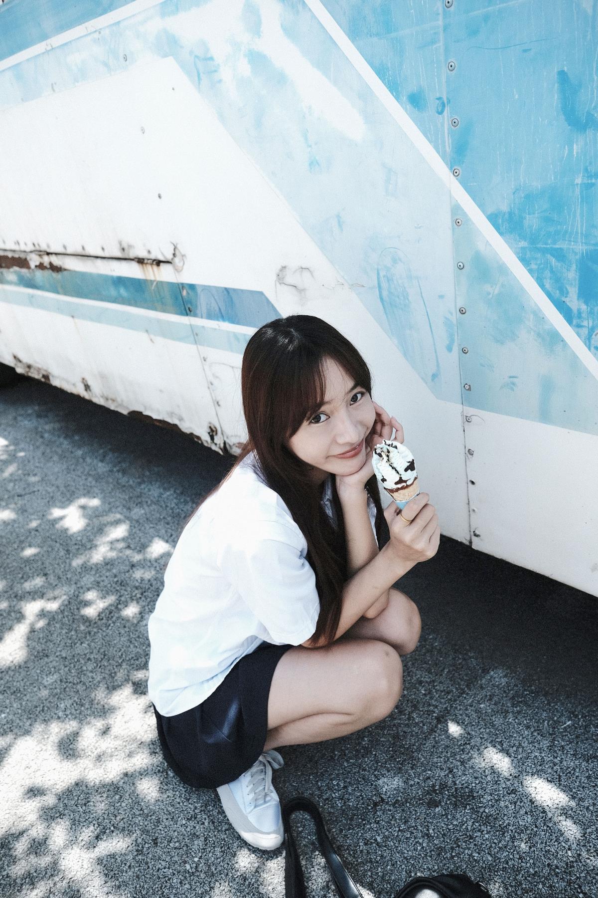 《甜美少女胶片下的冰激凌时光：烦恼尽散》