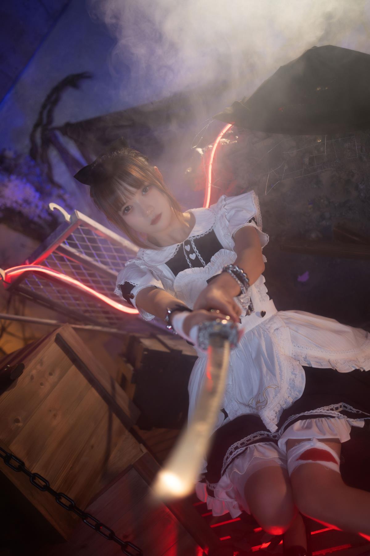 战斗女仆：武装战斗风格写真，演绎别样COS风情