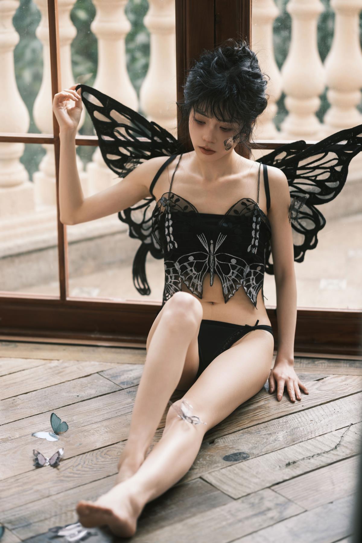 春蝶与橘色海：沉醉于赤诚之爱