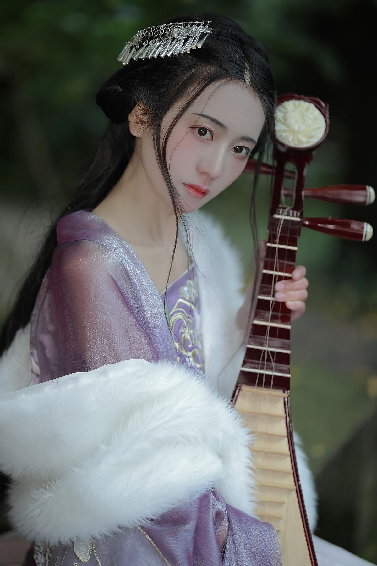 皆梦：休言万事转头空，未转头时皆梦 古风古装下的清冷之梦