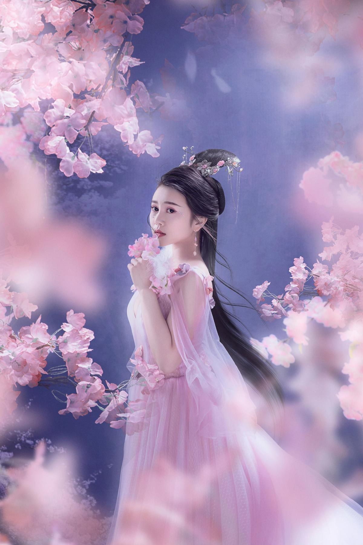 醉花仙韵：古风画意中的花之舞