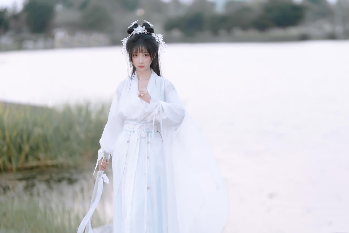 云兮客：负手斜阳下的逍遥与忆往