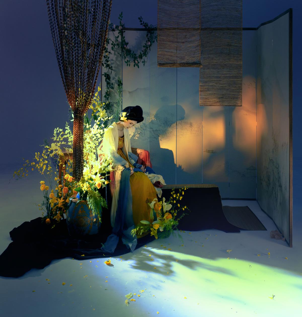 美人卷珠帘，光影中的古典与古风