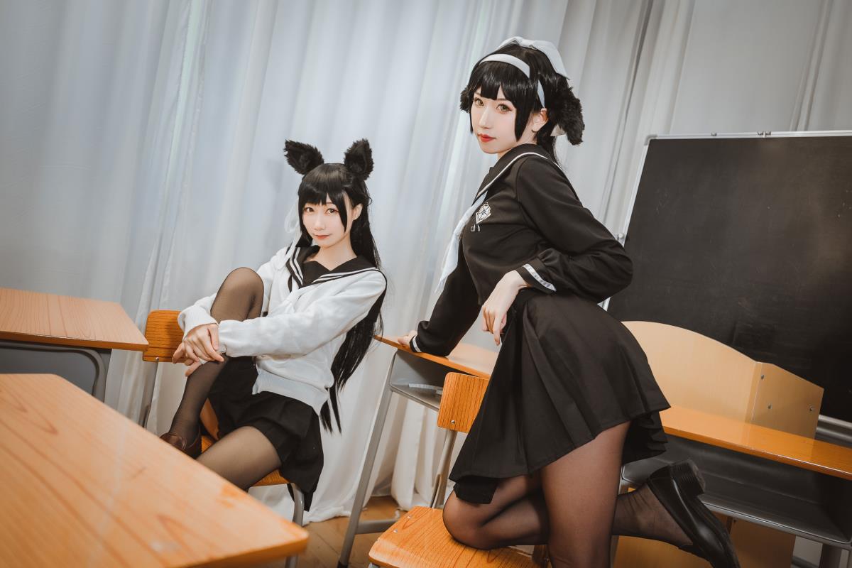 高雄爱宕的教室：JK 双人写真与黑丝 Cosplay 的梦幻交织
