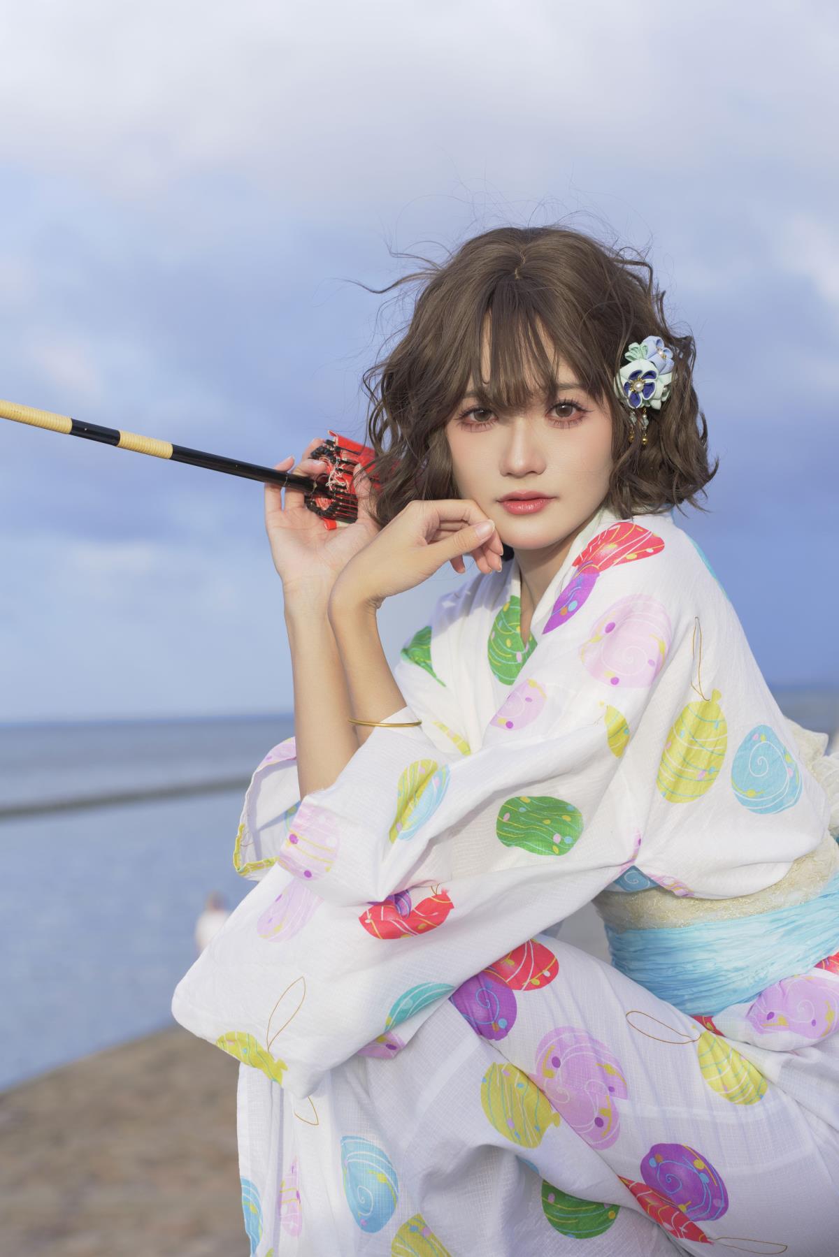 和服下的海边碎光：日式温情与粼粼意境