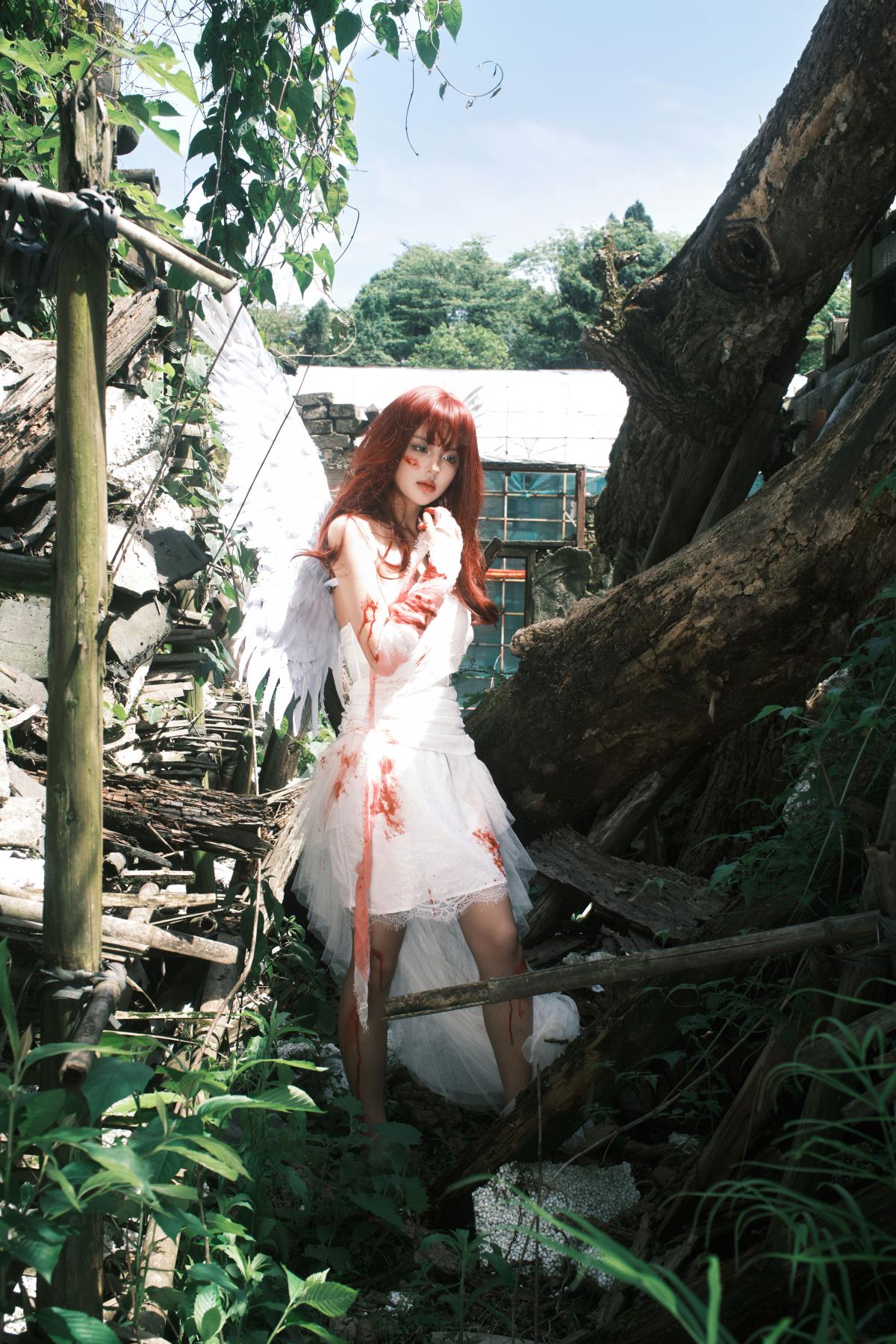 废墟天使与玫瑰行星的邂逅：Cosplay 之梦