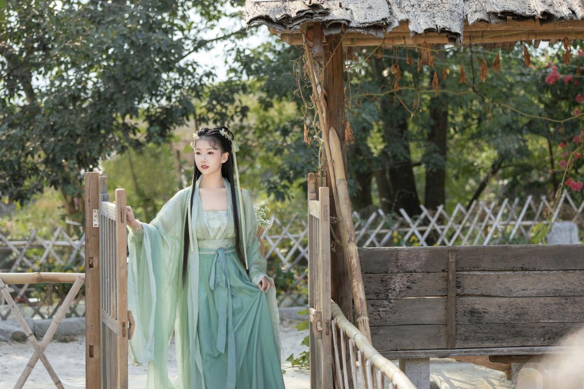 疏风淡月来时景，流水行云觅处踪——唯美少女意境图之古桥记