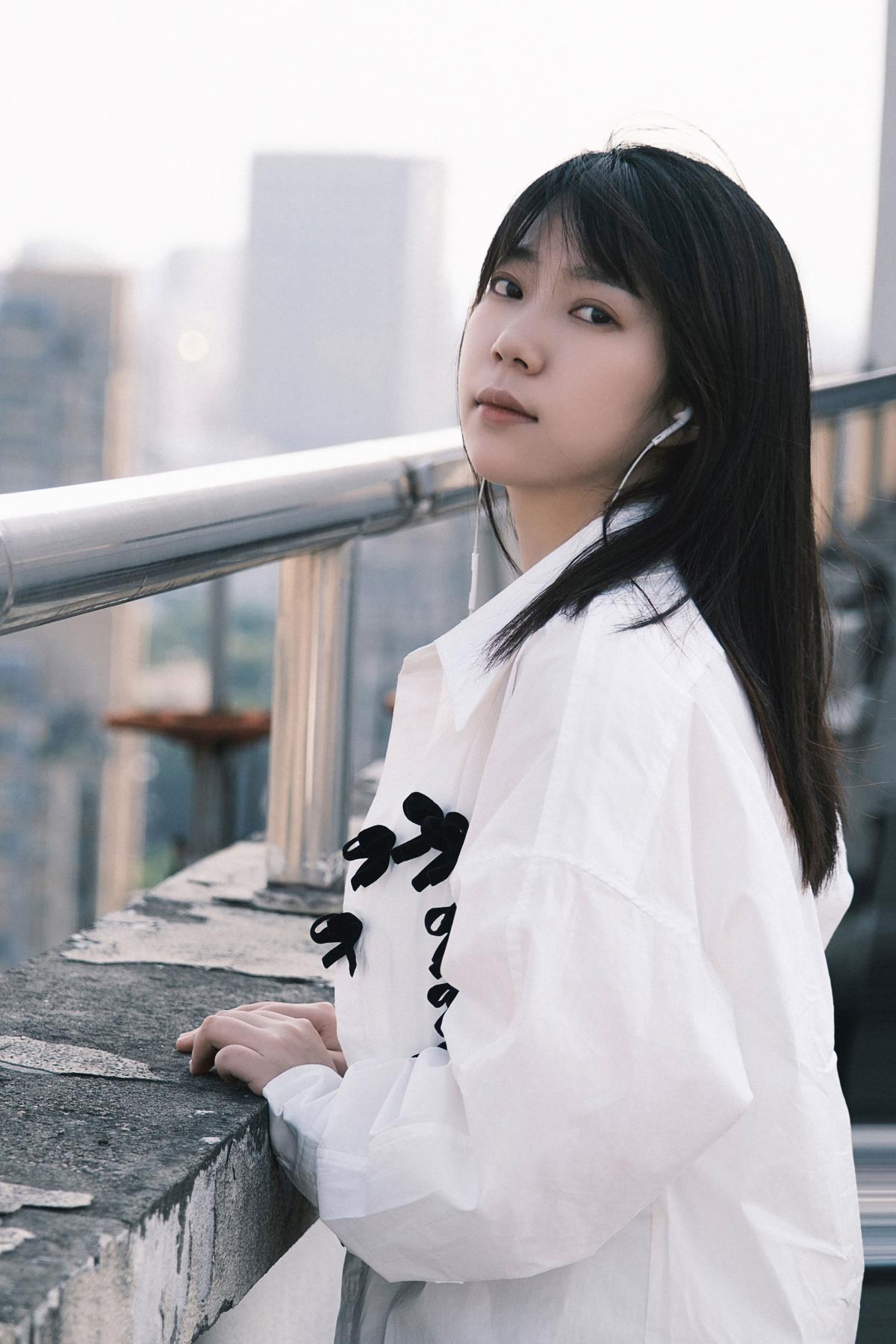 天台青春：共赏日落，聆听同一首歌的心动时光