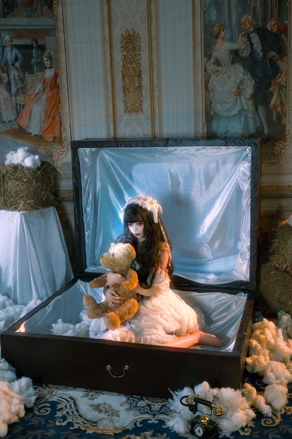 阁楼上的皮箱：沉睡洋娃娃的洛丽塔之梦