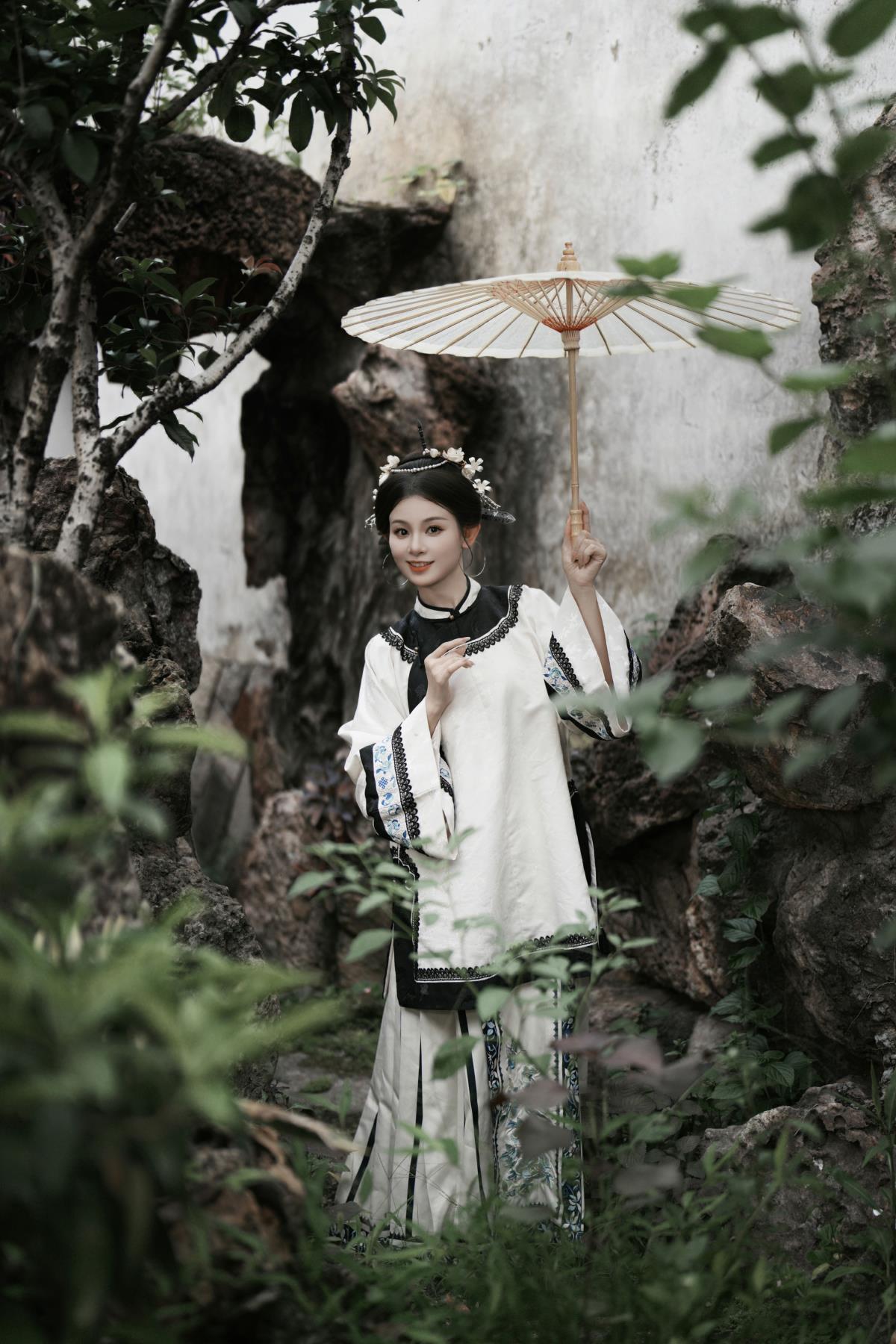 三把刀人像拍摄：黑白双煞揽岁月温柔，细品汉女风华浅笑拂尘埃