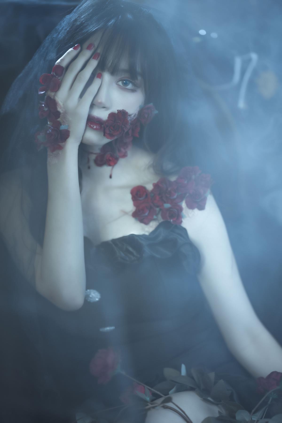 暗黑哥特新娘：骨殇血罪，至死方休的 Cosplay 之境