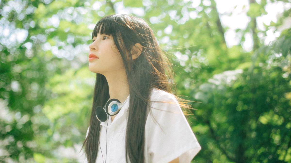 风与蝉鸣奏响的青春乐章，跃然纸上的JK女生氛围