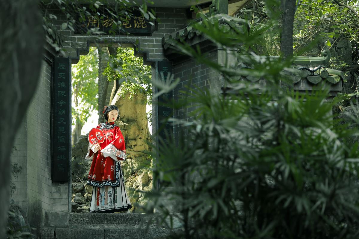 沾衣香韵：古风古装里的满族风情