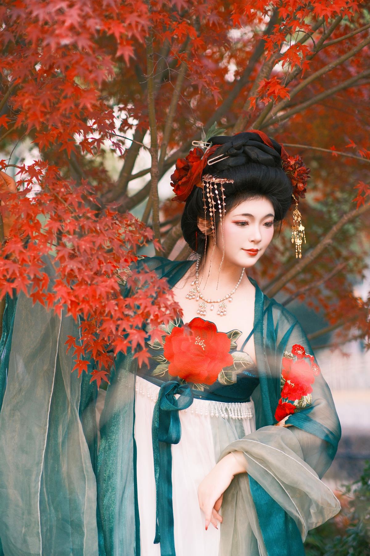 枫林晚忆：心似西江日夜流，念君情长映暮帆