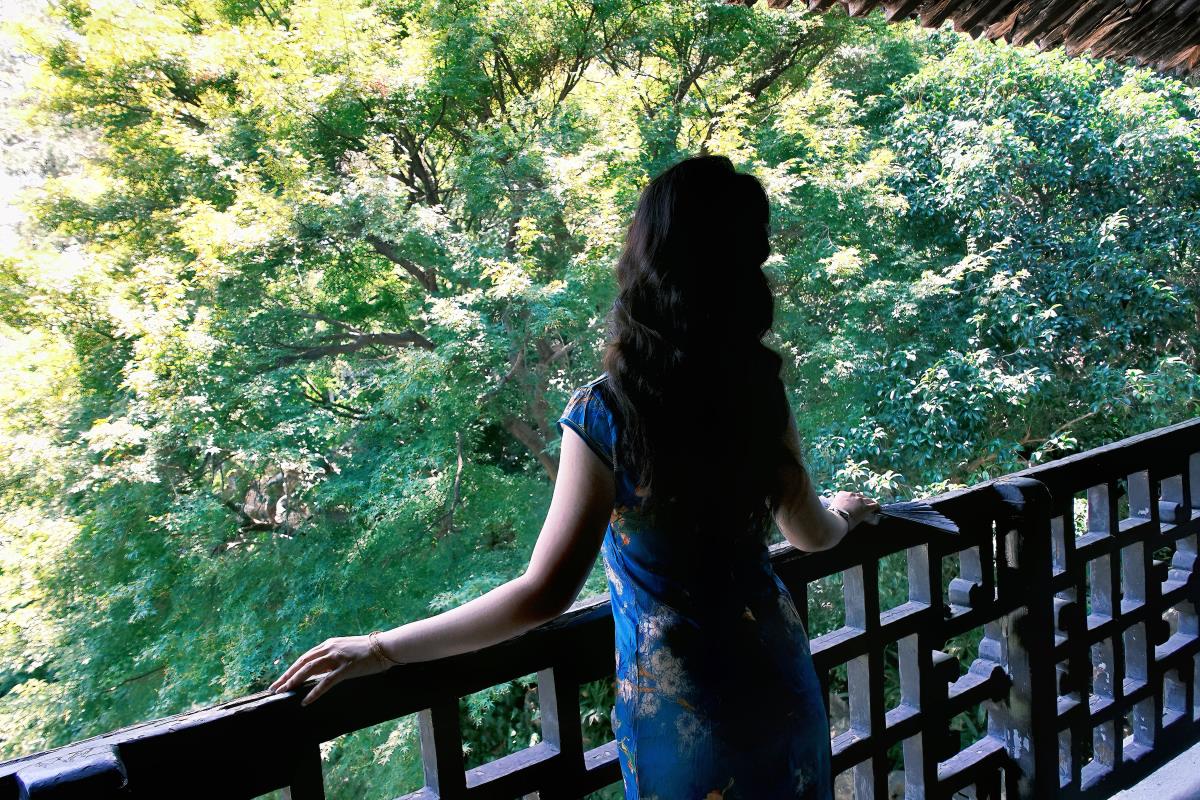 独属于中国女人的东方美：庭院、旗袍、民国与美人交织的画卷