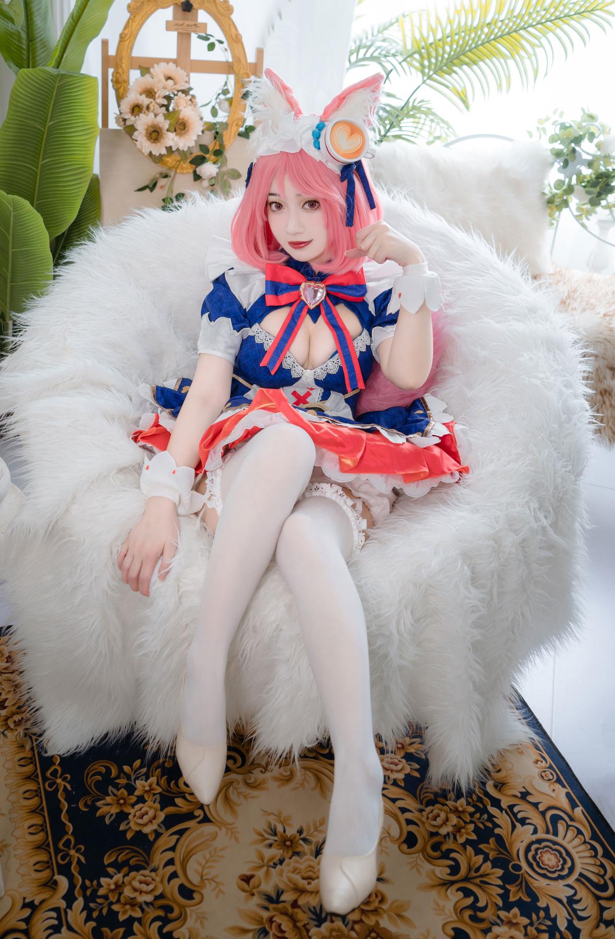 《妲己咖啡女仆：于Cosplay中邂逅的女仆美少女风情》