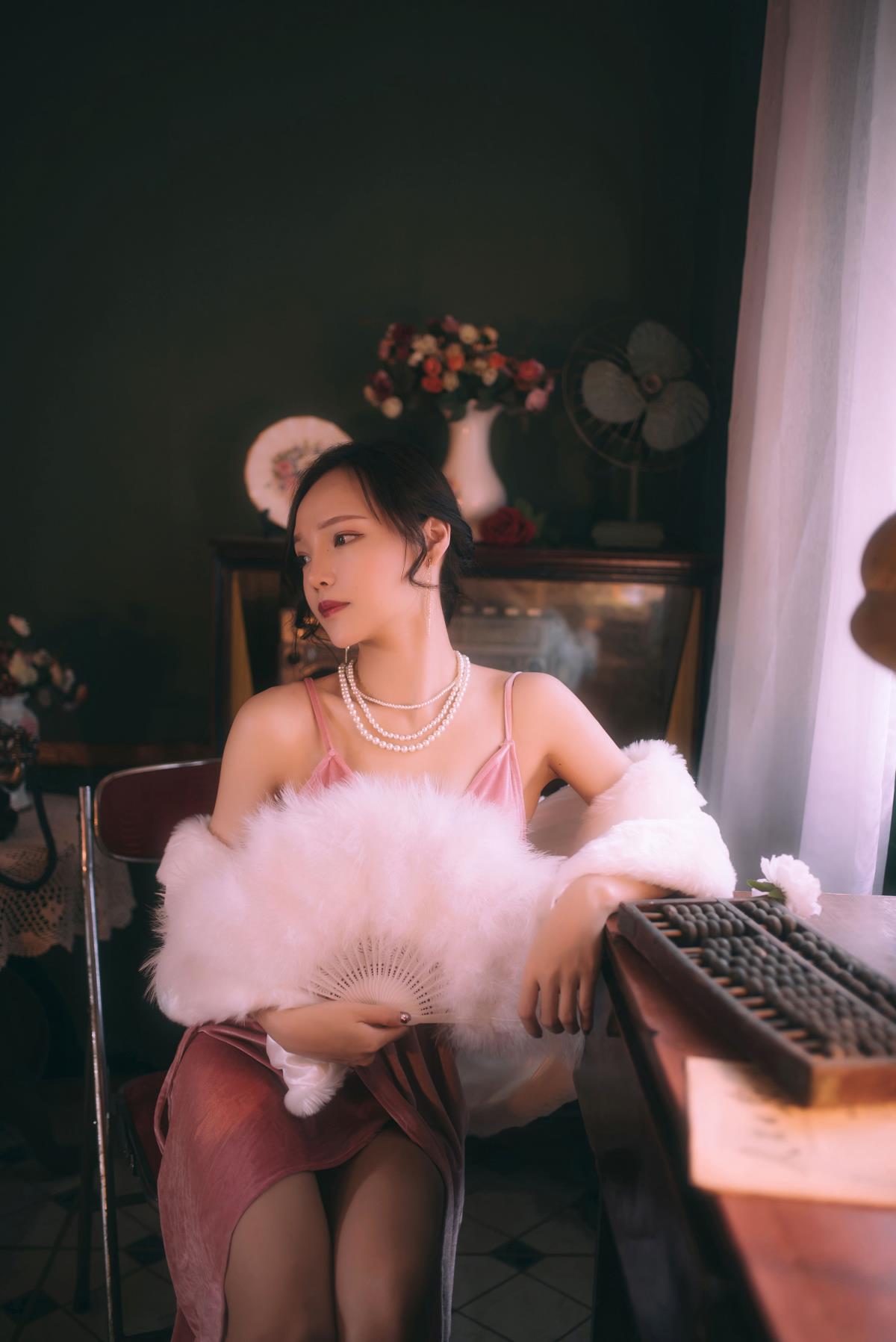 词不达意间，寻复古浪漫与诗意