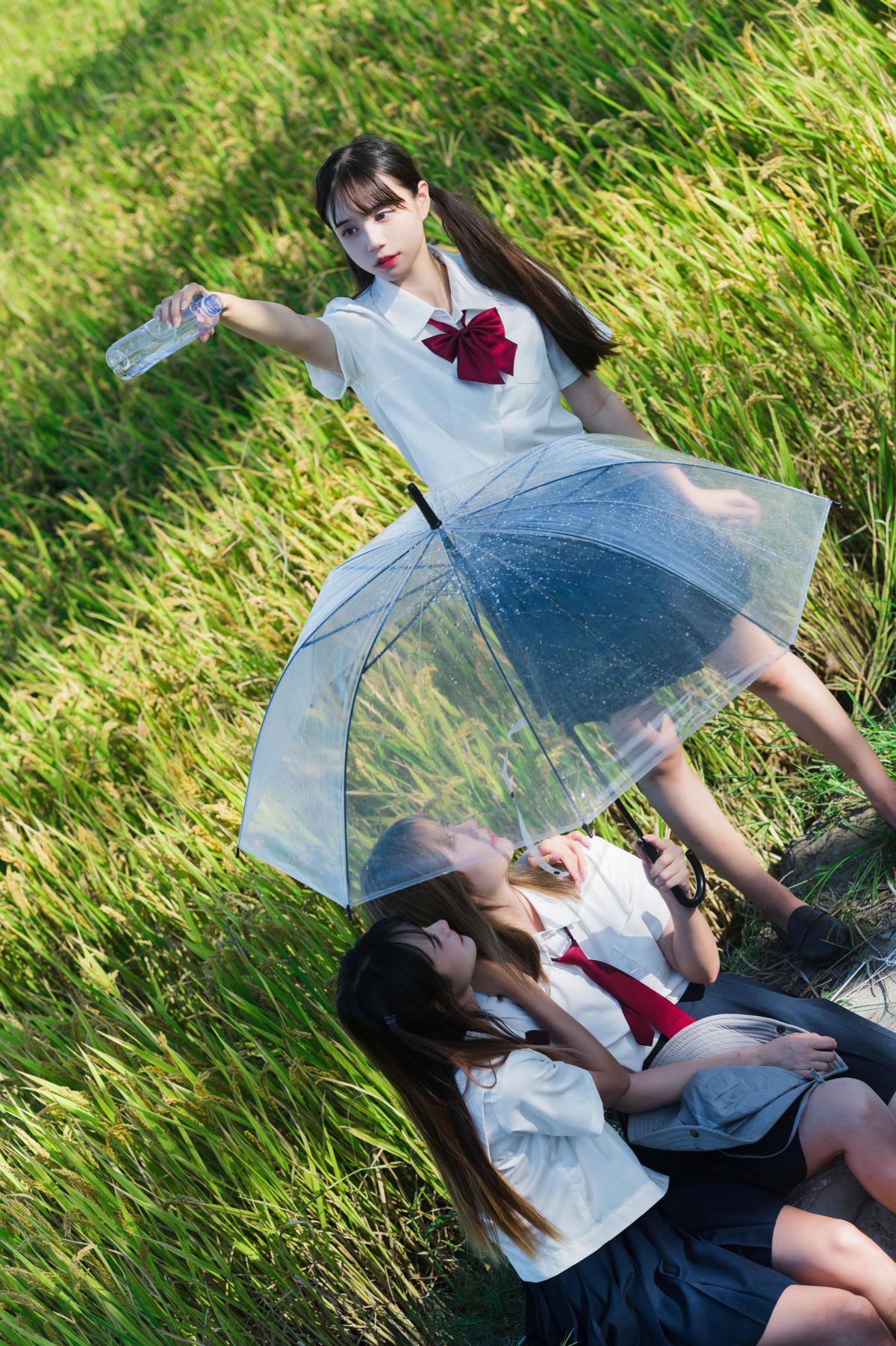 17岁夏天：稻田里的jk少女与闺蜜的青春活力写真