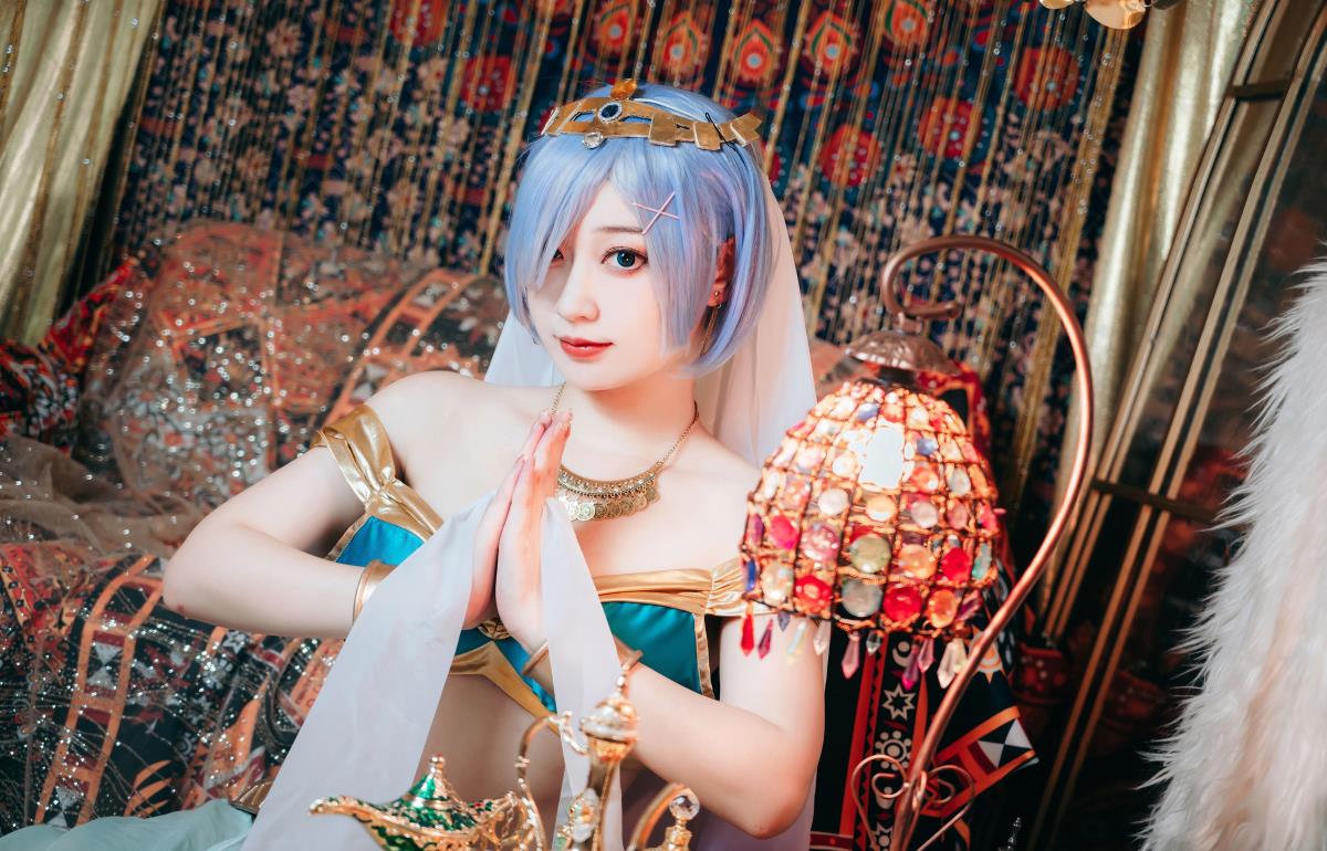 《蕾姆舞娘：土耳其风情的性感cosplay》