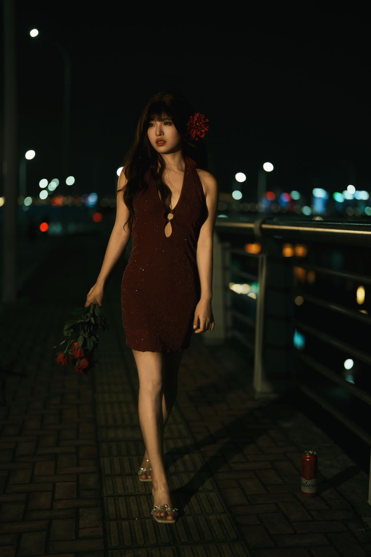 繁花写真：漂泊者孤独中的自由冷艳夜色氛围